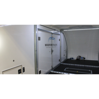 Woodford Galaxy - Lukket trailer - 3.500 kg - Lang, smal model - 3 aksler